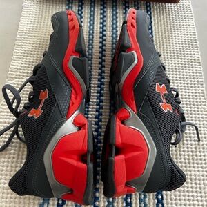 UA Under Armour Gray and Orange Sneakers 6.5 youth or 8.0 woman’s